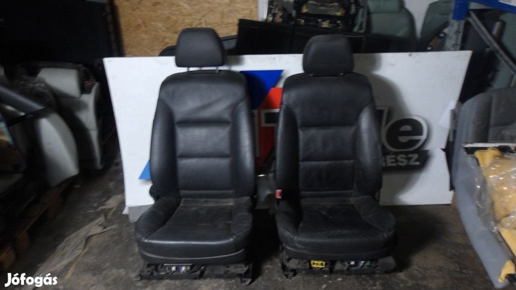 [GYÁRI BONTOTT] BMW E61 FEKETE BŐR BELSŐ